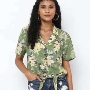 American Eagle Green Tropical Tie Front Button Up Shirt